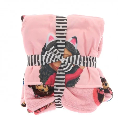 Gabby's Dollhouse Παιδική Κουβέρτα- Μπλούζα fleece coral με μανίκια και κουκούλα (23APKIGIONEGDH002) Gabby's Dollhouse Παιδική Κουβέρτα- Μπλούζα fleece coral με μανίκια και κουκούλα (23APKIGIONEGDH002)